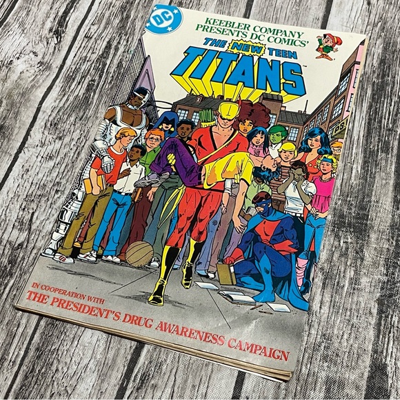 VINTAGE 1983 New Teen Titans Keebler Anti Drug with Nancy Reagan Certificate GUC - Picture 3 of 9